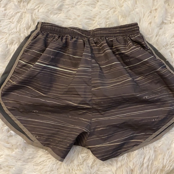 Nike running shorts - Picture 3 of 4